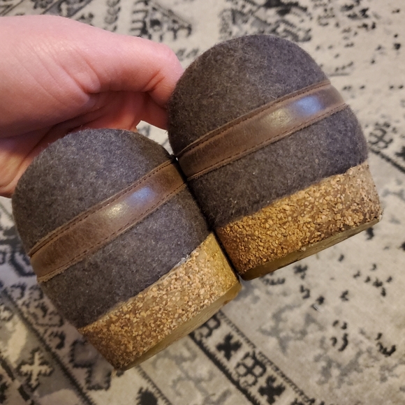 MOVING SALE! Haflinger wool clogs - Picture 7 of 8